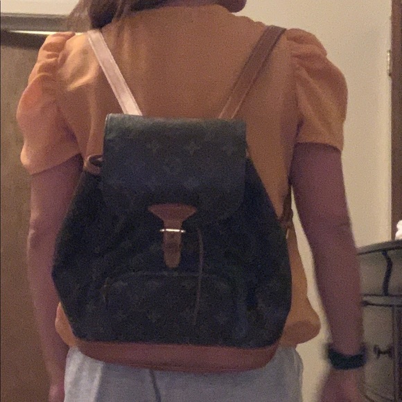 ‼️SOLD‼️Auth LV Montsouris MM - Picture 8 of 8